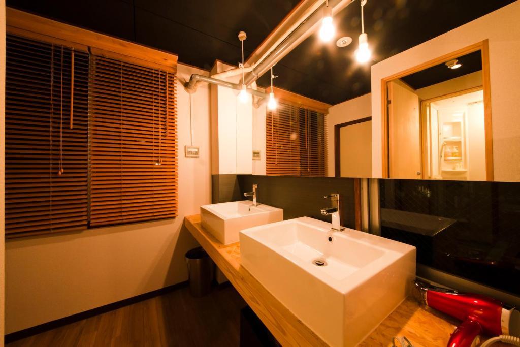 Hakata Gofukumachi Hostel Takataniya ฟูกุโอกะ ภายนอก รูปภาพ